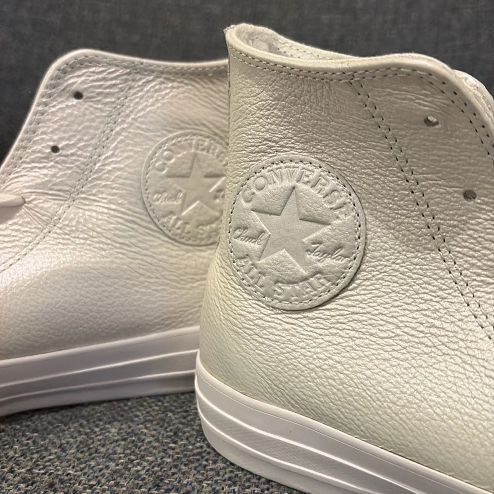 Converse Chuck Taylor All-Star High White Pearlized leather ✨🤍 Women's 8 NEW!!! - Picture 5 of 6